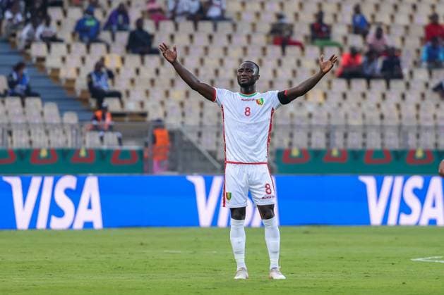 YAOUNDE, CAMEROON - JANUARY 18: Liverpool FC player Naby Keita of Guinea during the 2021 Africa Cup of Nations group B match between Zimababwe and Guinea at Stade Ahmadou Ahidjo on January 18, 2022 in Yaounde, Ca Zimbabwe v Guinea - Africa Cup of Nations group B Copyright: xMH SFx