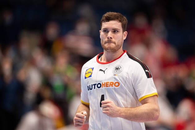 220118 Johannes Golla of Germany during the 2022 EHF European Handball Championship match between Poland and Germany on January 18, 2022 in Bratislava. Photo: Petter Arvidson BILDBYRAN kod PA PA0374 bbeng ehf euro 2022 em 2022 european men?s handball championship 2022 handball handboll handbolls-em 2022 handball handball-em 2022poland germany polen tyskland Copyright: PETTERxARVIDSON BB220118PA023