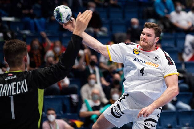 220118 Johannes Golla of Germany during the 2022 EHF European Handball Championship match between Poland and Germany on January 18, 2022 in Bratislava. Photo: Petter Arvidson BILDBYRAN kod PA PA0374 bbeng ehf euro 2022 em 2022 european men?s handball championship 2022 handball handboll handbolls-em 2022 handball handball-em 2022poland germany polen tyskland Copyright: PETTERxARVIDSON BB220118PA049
