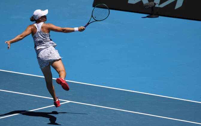(220119) -- MELBOURNE, Jan. 19, 2022 -- Ashleigh Barty of Australia returns the ball during the Women s Singles second round match against Lucia Bronzetti of Italy at Australian Open in Melbourne Park, in Melbourne, Australia, on Jan. 19, 2022. ) (SP)AUSTRALIA-MELBOURNE-TENNIS-AUSTRALIAN OPEN-WOMEN S SINGLES BaixXuefei 