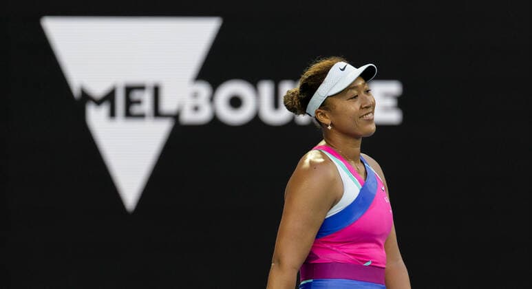 (220119) -- MELBOURNE, Jan. 19, 2022 -- Osaka Naomi of Japan reacts during the Women s single match against Madison Brengle of the United States at Australian Open in Melbourne Park, in Melbourne, Australia, Jan. 19, 2022. (Photo by Xinhua) (SP)AUSTRALIA-MELBOURNE-TENNIS-AUSTRALIAN OPEN-WOMEN S SINGLES HuxJingchen 