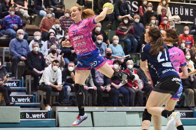 Maren Weigel (TusSies Metzingen 22) TusSies Metzingen vs. SG BBM Bietigheim Handball, HBF, 13.Ligaspiel, Saison 2021 2022 , 19.01.2022 TusSies Metzingen vs. SG BBM Bietigheim Handball, HBF, 13.Ligaspiel, Saison 2021 2022 , 19.01.2022 Metzingen Copyright: xEibner-Pressefotox EP_TBR