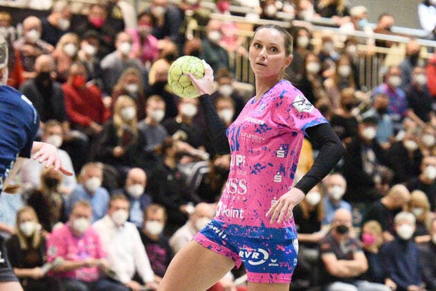 Silje Brons Petersen (TusSies Metzingen 34) TusSies Metzingen vs. SG BBM Bietigheim Handball, HBF, 13.Ligaspiel, Saison 2021 2022 , 19.01.2022 TusSies Metzingen vs. SG BBM Bietigheim Handball, HBF, 13.Ligaspiel, Saison 2021 2022 , 19.01.2022 Metzingen Copyright: xEibner-Pressefotox EP_TBR