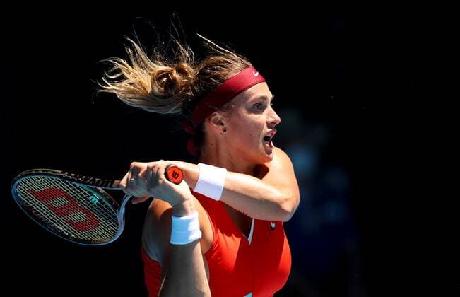 Mandatory Credit: Photo by Ella Ling Shutterstock (12765065br) Aryna Sabalenka in second round action Australian Open, Day Four, Tennis, Melbourne Park, Melbourne, Australia - 20 Jan 2022 Australian Open, Day Four, Tennis, Melbourne Park, Melbourne, Australia - 20 Jan 2022 Copyright: xEllaxLing Shutterstockx 12765065br
