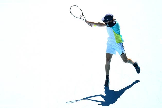 TENNIS AUSTRALIAN OPEN, Alex de Minaur of Australia plays a shot during his second round Men?s singles match against Kamil Majchrzak of Poland on day 4 of the Australian Open at Melbourne Park in Melbourne, Thursday, January 20, 2022. ( NO ARCHIVING, EDITORIAL USE ONLY, NO USE IN BOOKS WITHOUT CONSENT MELBOURNE VICTORIA AUSTRALIA  Copyright: xDEANxLEWINSx 20220120001615105472