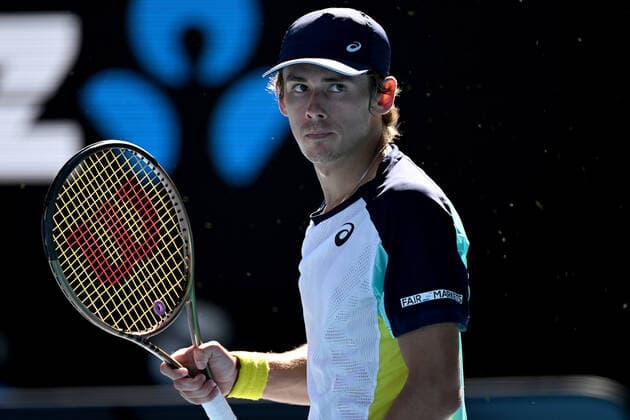 TENNIS AUSTRALIAN OPEN, Alex de Minaur of Australia gestures after winning his second round Men?s singles match against Kamil Majchrzak of Poland on day 4 of the Australian Open at Melbourne Park in Melbourne, Thursday, January 20, 2022. ( NO ARCHIVING, EDITORIAL USE ONLY, NO USE IN BOOKS WITHOUT CONSENT MELBOURNE VICTORIA AUSTRALIA  Copyright: xDEANxLEWINSx 20220120001615107030