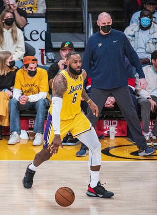 January 19, 2022, Los Angeles, California, USA: LeBron James 6 of the Los Angeles Lakers during their NBA, Basketball Herren, USA game against the Indiana Pacers on Wednesday January 19, 2022 at Crypto.com Arena in Los Angeles, California. PI Los Angeles USA - ZUMAp124 20220119_zaa_p124_031 Copyright: xJAVIERxROJASx