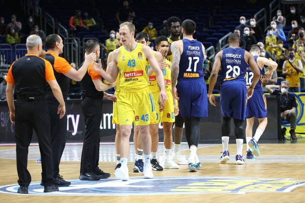 DEU, EuroLaegue, ALBA vs. Real Madrid, 20.01.2022, Mercedes-Benz-Arena, Berlin, DEU, EuroLaegue, ALBA vs. Real Madrid, im Bild Luke Sikma (ALBA Berlin 43) nordphotoxGmbHx xEngler nph00076