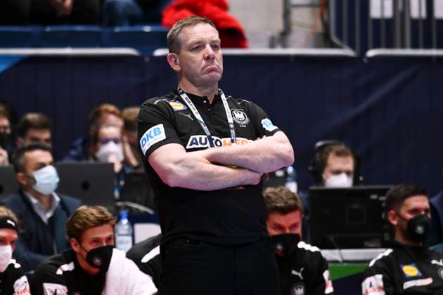 Sport Bilder des Tages GISLASON Alfred Trainer Team Deutschland Handball Europameisterschaften 2022 in der Slowakei Hauptrunden Spiel Deutschland - Spanien am 20.01.2022 in Bratislava