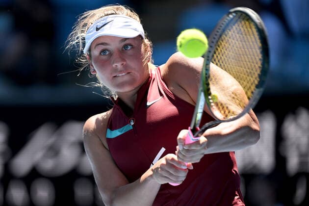 TENNIS AUSTRALIAN OPEN, Marta Kostyuk of Ukraine during her third round Women?s singles match against Paula Badosa of Spain on Day 5 of the Australian Open, at Melbourne Park, in Melbourne, Friday, January 21, 2022. ( NO ARCHIVING, EDITORIAL USE ONLY, NO USE IN BOOKS WITHOUT CONSENT MELBOURNE VIC AUSTRALIA  Copyright: xDEANxLEWINSx 20220121001615388223