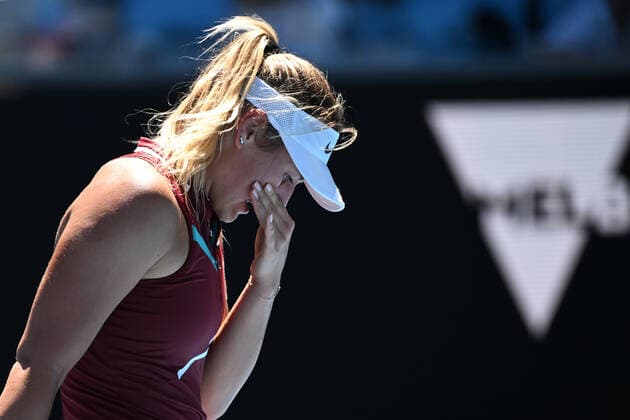 TENNIS AUSTRALIAN OPEN, Marta Kostyuk of Ukraine reacts during her 2nd round match against Paula Badosa of Spain on Day 5 of the Australian Open, at Melbourne Park, in Melbourne, Friday, January 21, 2022. ( NO ARCHIVING, EDITORIAL USE ONLY, NO USE IN BOOKS WITHOUT CONSENT MELBOURNE VIC AUSTRALIA  Copyright: xDEANxLEWINSx 20220121001615393900