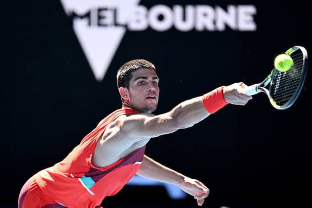 TENNIS AUSTRALIAN OPEN, Carlos Acaraz of Spain during his third round Men?s singles match against Matteo Berrettini of Italy on Day 5 of the Australian Open, at Melbourne Park, in Melbourne, Friday, January 21, 2022. ( NO ARCHIVING, EDITORIAL USE ONLY, NO USE IN BOOKS WITHOUT CONSENT MELBOURNE VIC AUSTRALIA  Copyright: xDAVExHUNTx 20220121001615397907