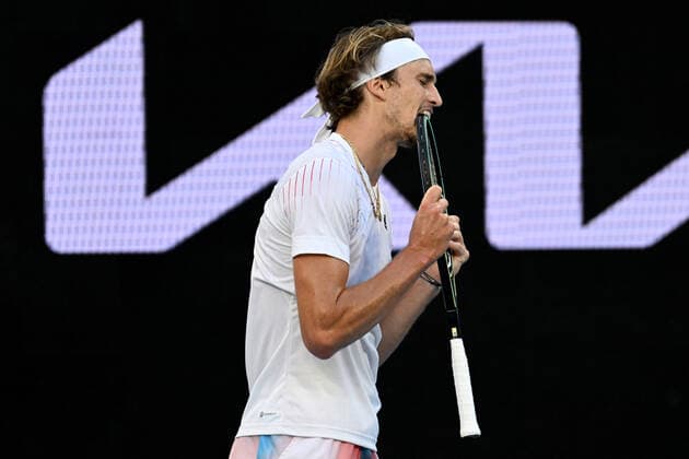 TENNIS AUSTRALIAN OPEN, Alexander Zverev of Germany reacts during his third round Men?s singles match against Radu Albot of Moldova on Day 5 of the Australian Open, at Melbourne Park, in Melbourne, Friday, January 21, 2022. ( NO ARCHIVING, EDITORIAL USE ONLY, NO USE IN BOOKS WITHOUT CONSENT MELBOURNE VIC AUSTRALIA  Copyright: xDEANxLEWINSx 20220121001615413471
