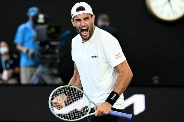 TENNIS AUSTRALIAN OPEN, Matteo Berrettini of Italy celebrates after winning his third round Men?s singles match against Carlos Acaraz of Spain on Day 5 of the Australian Open, at Melbourne Park, in Melbourne, Friday, January 21, 2022. ( NO ARCHIVING, EDITORIAL USE ONLY, NO USE IN BOOKS WITHOUT CONSENT MELBOURNE VIC AUSTRALIA  Copyright: xDAVExHUNTx 20220121001615414751