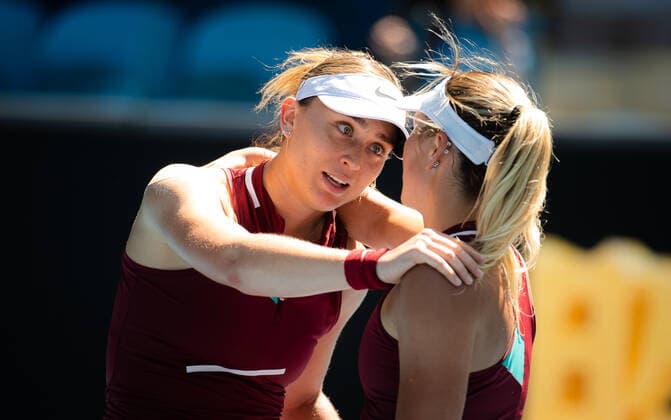 January 21, 2022, MELBOURNE, AUSTRALIA: Paula Badosa of Spain & Marta Kostyuk of Ukraine in action during the third round at the 2022 Australian Open Grand Slam Tennis Tournament MELBOURNE AUSTRALIA - ZUMAa181 20220121_zaa_a181_143 Copyright: xRobxPrangex