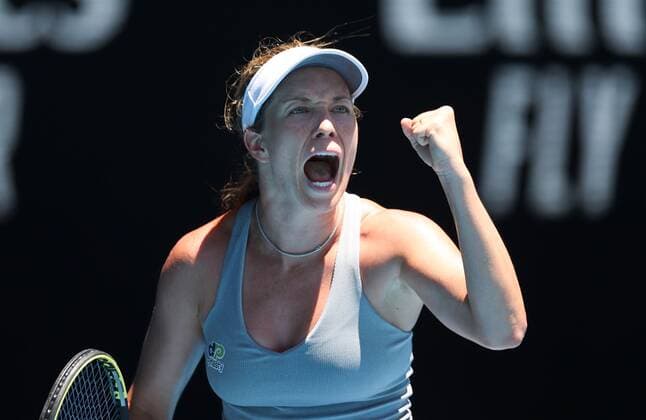 Mandatory Credit: Photo by Ella Ling Shutterstock (12765089ae) Danielle Collins celebrates Australian Open, Day Six, Tennis, Melbourne Park, Melbourne, Australia - 22 Jan 2022 Australian Open, Day Six, Tennis, Melbourne Park, Melbourne, Australia - 22 Jan 2022  Copyright: xEllaxLing Shutterstockx 12765089ae