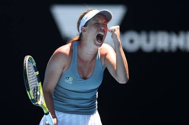 Mandatory Credit: Photo by Ella Ling Shutterstock (12765089ag) Danielle Collins celebrates Australian Open, Day Six, Tennis, Melbourne Park, Melbourne, Australia - 22 Jan 2022 Australian Open, Day Six, Tennis, Melbourne Park, Melbourne, Australia - 22 Jan 2022  Copyright: xEllaxLing Shutterstockx 12765089ag