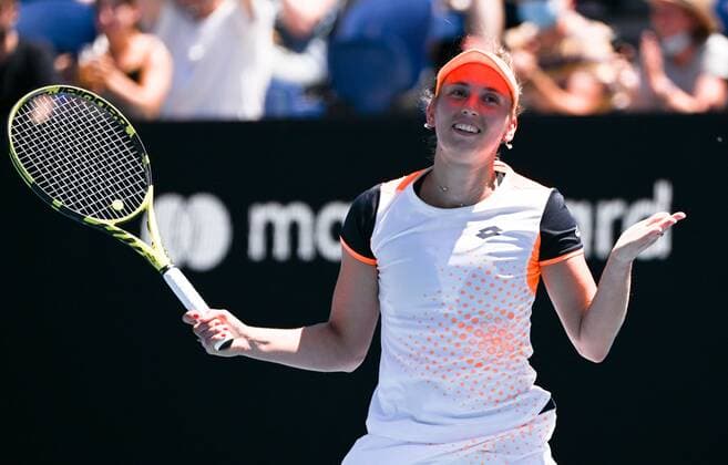 Mandatory Credit: Photo by James Gourley Shutterstock (12765088bw) Elise Mertens celebrates her third round win Australian Open, Day Six, Tennis, Melbourne Park, Melbourne, Australia - 22 Jan 2022 Australian Open, Day Six, Tennis, Melbourne Park, Melbourne, Australia - 22 Jan 2022  Copyright: xJamesxGourley Shutterstockx 12765088bw