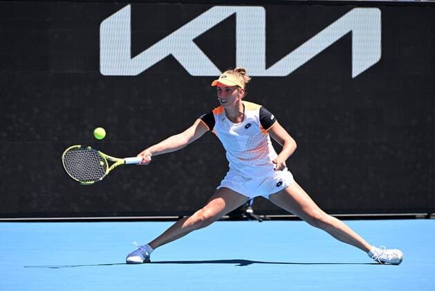 Mandatory Credit: Photo by James Gourley Shutterstock (12765088cg) Elise Mertens in third round action Australian Open, Day Six, Tennis, Melbourne Park, Melbourne, Australia - 22 Jan 2022 Australian Open, Day Six, Tennis, Melbourne Park, Melbourne, Australia - 22 Jan 2022  Copyright: xJamesxGourley Shutterstockx 12765088cg