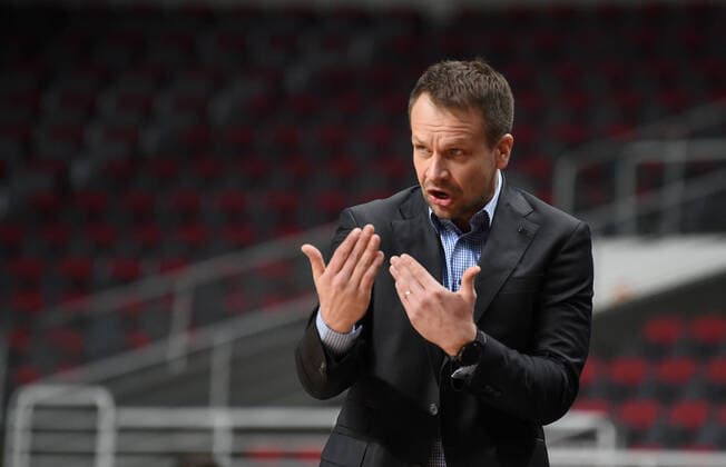 (220122) -- RIGA, Jan. 22, 2022 -- VEF Riga s head coach Janis Gailitis gestures during the Europe Basketball Champions League Play-ins match between VEF Riga and JDA Dijon Basket in Riga, Latvia, Jan. 21, 2022. (Photo by Xinhua) (SP)LATVIA-RIGA-BASKETBALL-EUROPE CHAMPIONS LEAGUE-VEF RIGA VS JDA DIJON EdijsxPalens 
