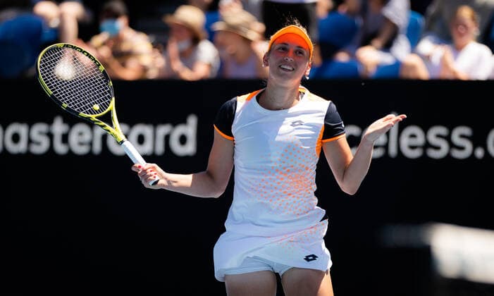 January 22, 2022, MELBOURNE, AUSTRALIA: Elise Mertens of Belgium in action during the third round at the 2022 Australian Open Grand Slam Tennis Tournament against Shuai Zhang of China MELBOURNE AUSTRALIA - ZUMAa181 20220122_zaa_a181_087 Copyright: xRobxPrangex
