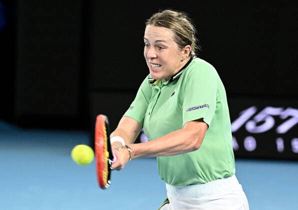 TENNIS AUSTRALIAN OPEN, Anastasia Pavlyuchenkova of Russia in action during her third round match against Sorana Cirstea of Romania on Day 6 of the Australian Open, at Melbourne Park, in Melbourne, Saturday, January 22, 2022. ( NO ARCHIVING, EDITORIAL USE ONLY, NO USE IN BOOKS WITHOUT CONSENT MELBOURNE VIC AUSTRALIA  Copyright: xDAVExHUNTx 20220122001615862707