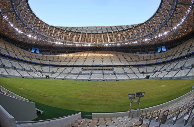 17.11.2021, Vorschau zur Fussball Weltmeisterschaft 2022 in Katar, VAE. Lusail-Stadium - FIFA World Cup, WM, Weltmeisterschaft, Fussball Stadium (Katar) in der Planstadt Lusail bei Doha, Es bietet Platz für 80.000 Zuschauer. *** 17 11 2021, Preview of the 2022 World Cup in Qatar, UAE Lusail Stadium FIFA World Cup Stadium Qatar in the planned city of Lusail near Doha, It can accommodate 80 000 spectators.