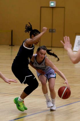 22.01.2022, 2. Toyota Damen Basketball Bundesliga Nord, DBBL, Saison 2021 2022, Damen, Chemcats Chemnitz - USV VIMODROM Baskets Jena Nicole Brochlitz, ChemCats Chemnitz Chemnitz Sporthalle am Schlossteich Sachsen Germany