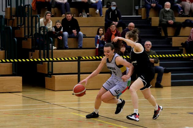 22.01.2022, 2. Toyota Damen Basketball Bundesliga Nord, DBBL, Saison 2021 2022, Damen, Chemcats Chemnitz - USV VIMODROM Baskets Jena Lilli Frölich, ChemCats Chemnitz Chemnitz Sporthalle am Schlossteich Sachsen Germany
