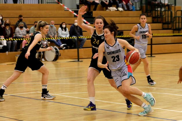 22.01.2022, 2. Toyota Damen Basketball Bundesliga Nord, DBBL, Saison 2021 2022, Damen, Chemcats Chemnitz - USV VIMODROM Baskets Jena Courtney Michele Strait, ChemCats Chemnitz Chemnitz Sporthalle am Schlossteich Sachsen Germany