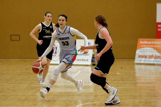 22.01.2022, 2. Toyota Damen Basketball Bundesliga Nord, DBBL, Saison 2021 2022, Damen, Chemcats Chemnitz - USV VIMODROM Baskets Jena Tereza KracikovÃ , ChemCats Chemnitz Chemnitz Sporthalle am Schlossteich Sachsen Germany