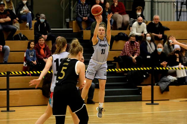 22.01.2022, 2. Toyota Damen Basketball Bundesliga Nord, DBBL, Saison 2021 2022, Damen, Chemcats Chemnitz - USV VIMODROM Baskets Jena Lucile Peroche, ChemCats Chemnitz Chemnitz Sporthalle am Schlossteich Sachsen Germany