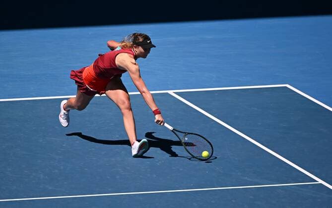 Mandatory Credit: Photo by James Gourley Shutterstock (12765097f) Paula Badosa in fourth round action Australian Open, Day Seven, Tennis, Melbourne Park, Melbourne, Australia - 23 Jan 2022 Australian Open, Day Seven, Tennis, Melbourne Park, Melbourne, Australia - 23 Jan 2022 Copyright: xJamesxGourley Shutterstockx 12765097f