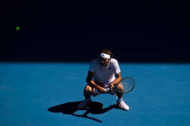 TENNIS AUSTRALIAN OPEN, Alexander Zverev of Germany reacts during his 4th round match against Denis Shapovalov of Canada on Day 7 of the Australian Open at Melbourne Park in Melbourne, Sunday, January 23, 2022. ( NO ARCHIVING, EDITORIAL USE ONLY, NO USE IN BOOKS WITHOUT CONSENT MELBOURNE VIC AUSTRALIA  Copyright: xDEANxLEWINSx 20220123001616127873