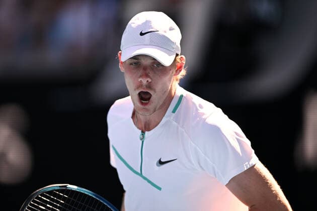Mandatory Credit: Photo by James Gourley Shutterstock (12765097es) Denis Shapovalov during his fourth round match Australian Open, Day Seven, Tennis, Melbourne Park, Melbourne, Australia - 23 Jan 2022 Australian Open, Day Seven, Tennis, Melbourne Park, Melbourne, Australia - 23 Jan 2022 Copyright: xJamesxGourley Shutterstockx 12765097es