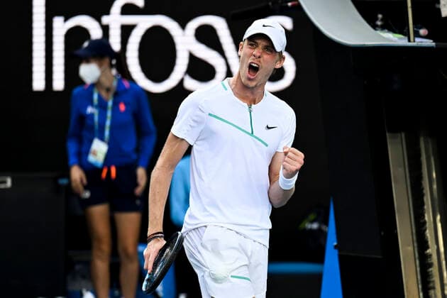 TENNIS AUSTRALIAN OPEN, Denis Shapovalov of Canada celebrates after winning his 4th round match against Alexander Zverev of Germany on Day 7 of the Australian Open at Melbourne Park in Melbourne, Sunday, January 23, 2022. ( NO ARCHIVING, EDITORIAL USE ONLY, NO USE IN BOOKS WITHOUT CONSENT MELBOURNE VIC AUSTRALIA  Copyright: xDEANxLEWINSx 20220123001616144947