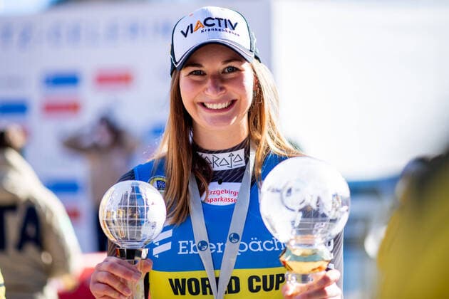 Bilder des Jahres 2022, Sport 01 Januar Sport Themen der Woche KW03 Sport Bilder des Tages Julia Taubitz (Deutschland) jubelt ueber den Sieg im Gesamtweltcup, CH, FIL Luge 9. Eberspaecher Weltcup und Europameisterschaft, St. Moritz Rennrodeln Einsitzer Damen, 23.01.2022, Saison 2021 2022 CH, FIL Luge 9. Eberspaecher Weltcup und Europameisterschaft, St. Moritz Rennrodeln Einsitzer Damen, 23.01.2022, Saison 2021 2022 *** Julia Taubitz Germany cheers victory in overall World Cup, CH, FIL Luge 9 Eberspaecher World Cup and European Championships, St Moritz Luge Single Seater Women, 23 01 2022, Season 2021 2022 CH, FIL Luge 9 Eberspaecher World Cup and European Championships, St Moritz Luge Single Seater Women, 23 01 2022, Season 2021 2022 Copyright: xEibner Memmlerx EP_MMR