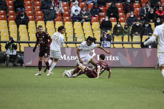 Vincent Pajot 14 (FC Metz) et Amavi Jordan 12 (NICE) FOOTBALL : Metz vs Nice - Ligue 1 -23 01 2022 ElyxandroCegarra Panoramic 
