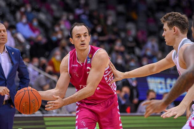 easyCredit BBL, Telekom Baskets Bonn vs. Brose Bamberg, 23.01.2022 Karsten Tadda (Telekom Baskets Bonn, 9), easyCredit BBL, Telekom Baskets Bonn vs. Brose Bamberg am 23.01.2022 im Telekom Dome Bonn, Bonn (Nordrhein-Westfalen) Copyright: xBEAUTIFULxSPORTS Mueller-Laschetx