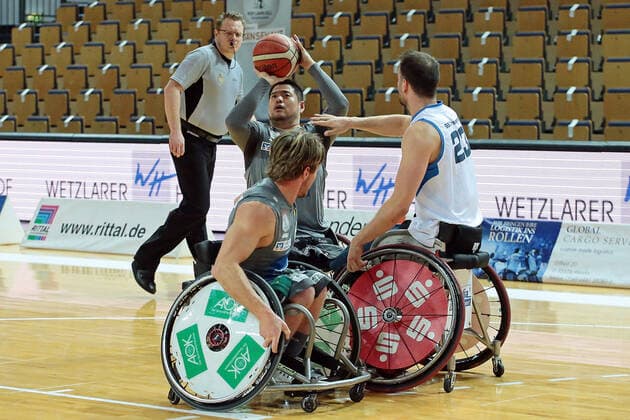 23.01.2022, xovx, Rollstuhlbasketball Bundesliga RBBL, RSV Lahn Dill - BBC Münsterland v.l. Hiroaki Kozai (RSV Lahn Dill), Jannik Blair (RSV Lahn Dill), Sören Müller (BBC Münsterland) Wetzlar Buderus-Arena Hessen Deutschland (DE)