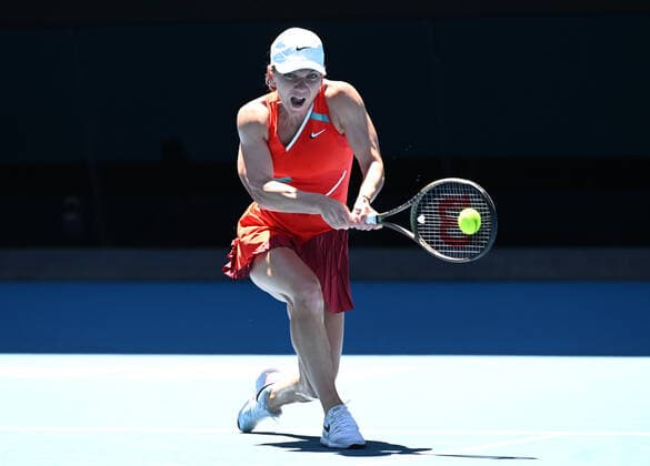 TENNIS AUSTRALIAN OPEN, Simona Halep of Romania in action during her 4th round match against Alize Cornet of France on Day 8 of the Australian Open, at Melbourne Park, in Melbourne, Monday, January 24, 2022. ( NO ARCHIVING, EDITORIAL USE ONLY, NO USE IN BOOKS WITHOUT CONSENT MELBOURNE VIC AUSTRALIA  Copyright: xDAVExHUNTx 20220124001616475599