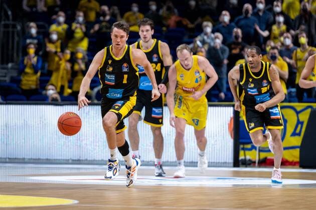 Basketball Berlin 23.01.2022 Saison 2021 2022 1. Bundesliga easyCredit BBL Alba Berlin - MHP Riesen Ludwigsburg Jordan Hulls (Ludwigsburg, No.01)