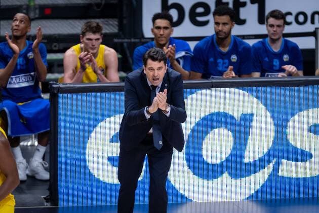 Basketball Berlin 23.01.2022 Saison 2021 2022 1. Bundesliga easyCredit BBL Alba Berlin - MHP Riesen Ludwigsburg Israel Gonzalez (Alba Berlin, Trainer) Jubel