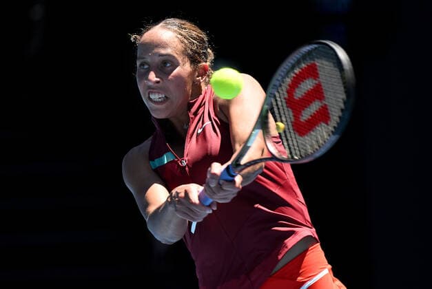 TENNIS AUSTRALIAN OPEN, Madison Keys of USA returns during her Quarter Final match against Barbora Krejcikova of Czech Republic on Day 9 of the Australian Open, at Melbourne Park, in Melbourne, Tuesday, January 25, 2022. ( NO ARCHIVING, EDITORIAL USE ONLY, NO USE IN BOOKS WITHOUT CONSENT MELBOURNE VIC AUSTRALIA  Copyright: xDEANxLEWINSx 20220125001616798384