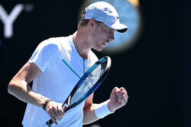 TENNIS AUSTRALIAN OPEN, Denis Shapovalov of Canada celebrates winning a point during his Men?s singles quarterfinal match against Rafael Nadal of Spain on Day 9 of the Australian Open, at Melbourne Park, in Melbourne, Tuesday, January 25, 2022. ( NO ARCHIVING, EDITORIAL USE ONLY, NO USE IN BOOKS WITHOUT CONSENT MELBOURNE VIC AUSTRALIA  Copyright: xDEANxLEWINSx 20220125001616801068