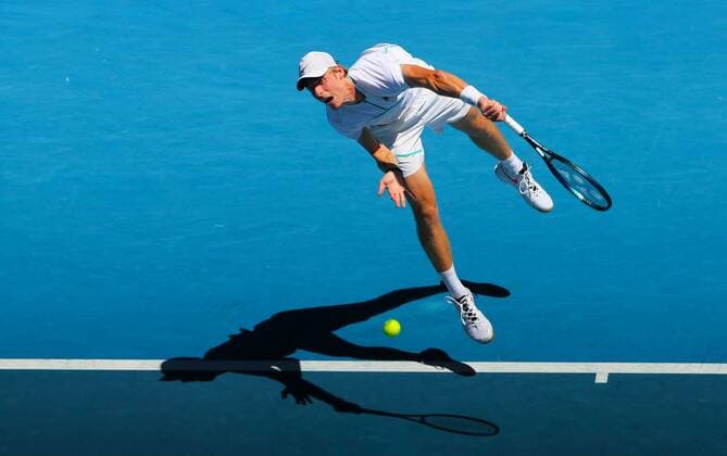 Mandatory Credit: Photo by Ella Ling Shutterstock (12773750bb) Denis Shapovalov in quarter final action Australian Open, Day Nine, Tennis, Melbourne Park, Melbourne, Australia - 25 Jan 2022 Australian Open, Day Nine, Tennis, Melbourne Park, Melbourne, Australia - 25 Jan 2022 Copyright: xEllaxLing Shutterstockx 12773750bb