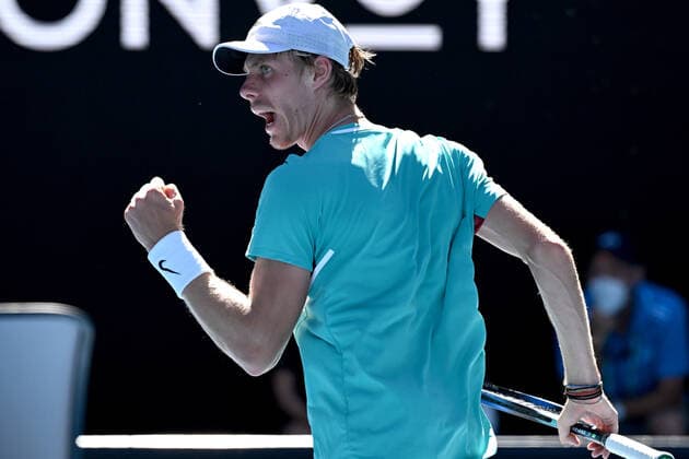 TENNIS AUSTRALIAN OPEN, Denis Shapovalov of Canada gestures during his Men?s singles quarterfinal match against Rafael Nadal of Spain on Day 9 of the Australian Open, at Melbourne Park, in Melbourne, Tuesday, January 25, 2022. ( NO ARCHIVING, EDITORIAL USE ONLY, NO USE IN BOOKS WITHOUT CONSENT MELBOURNE VIC AUSTRALIA  Copyright: xDEANxLEWINSx 20220125001616831900