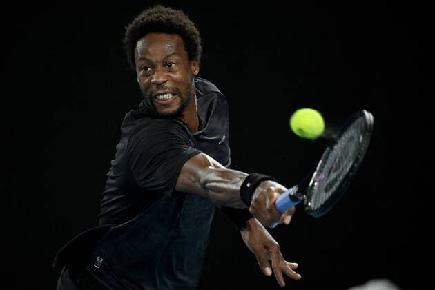 TENNIS AUSTRALIAN OPEN, Gael Monfils of France plays a shot during his Men?s singles quarterfinal match against Matteo Berrettini of Italy on Day 9 of the Australian Open, at Melbourne Park, in Melbourne, Tuesday, January 25, 2022. ( NO ARCHIVING, EDITORIAL USE ONLY, NO USE IN BOOKS WITHOUT CONSENT MELBOURNE VIC AUSTRALIA  Copyright: xDEANxLEWINSx 20220125001616867568