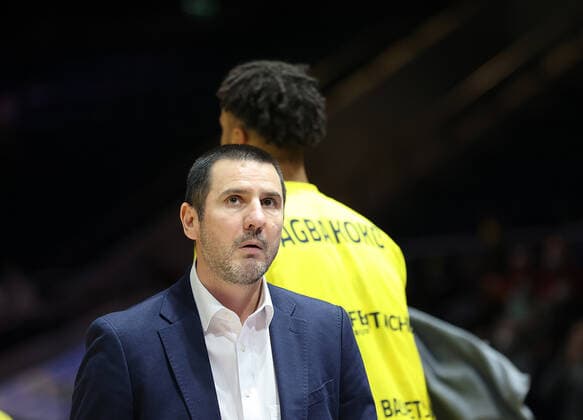 Headcoach Alen Abaz (EWE Baskets Oldenburg)