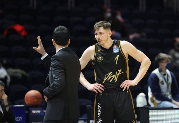David Kraemer (Basketball Loewen Braunschweig), Headcoach Jesus Ramirez (Basketball Loewen Braunschweig)